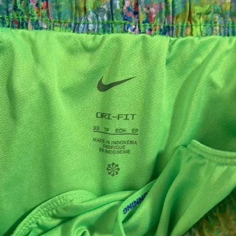 NWT Women’s Nike dri-fit training / running shorts size XS - Picture 5 of 6